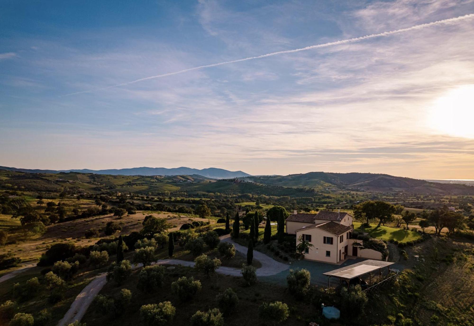 Poggio Tamantino, Villa Con Piscina In Maremma Poggio Cavallo ภายนอก รูปภาพ
